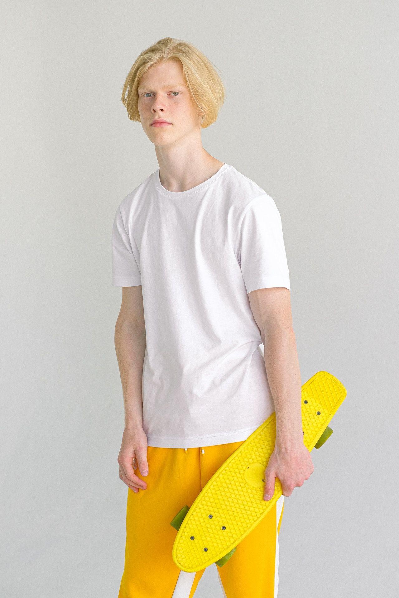 Dress with shoulders and striped print